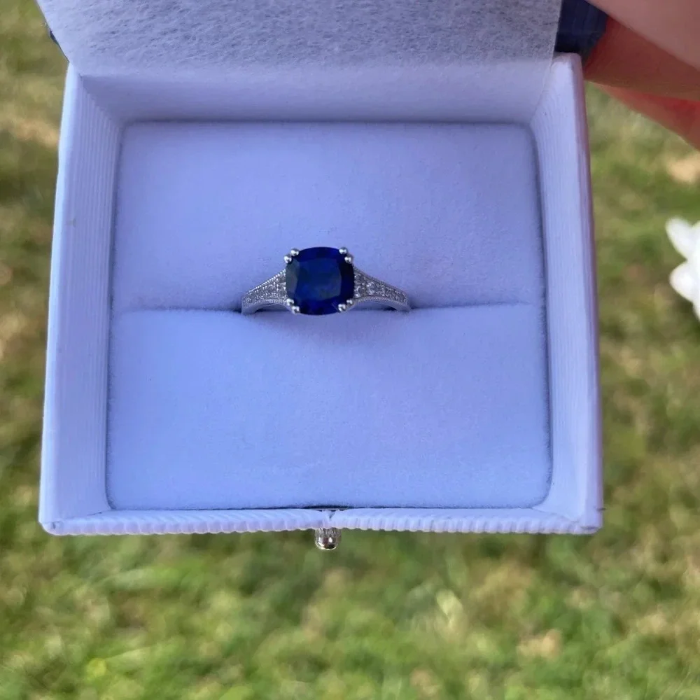 Cushion cut 1.60ct Sapphire Dinner Ring